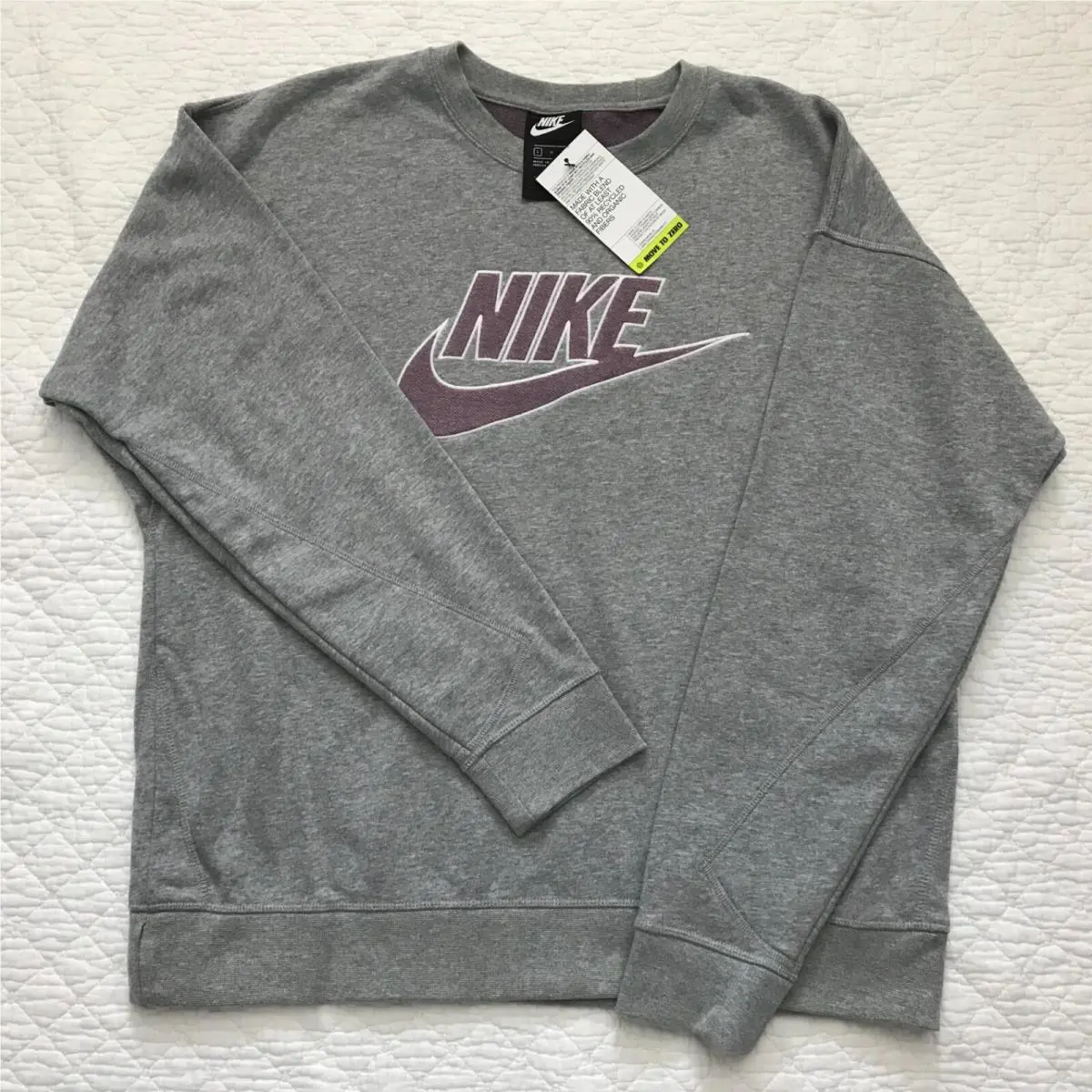 Nike clothing - Gray (UPC: 0194499954286) 1