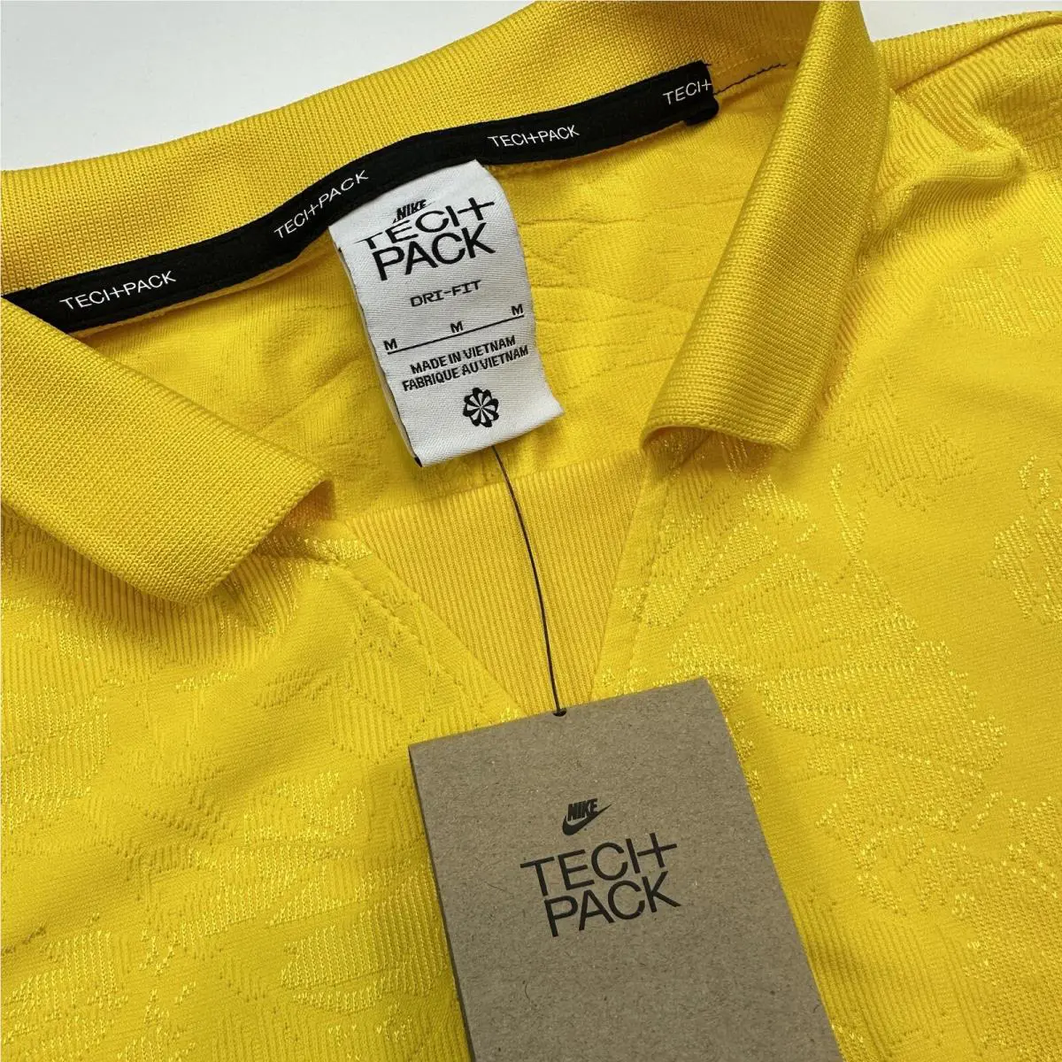 Nike clothing - Tech - Tech - Yellow 4
