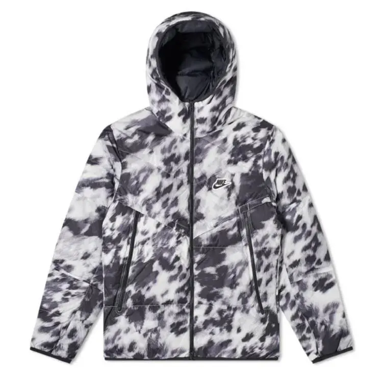 Nike clothing - Black and White (UPC: 194494631519) 3