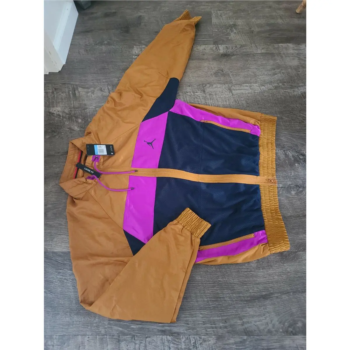 Nike clothing - Multicolor (UPC: 193146024822) 0