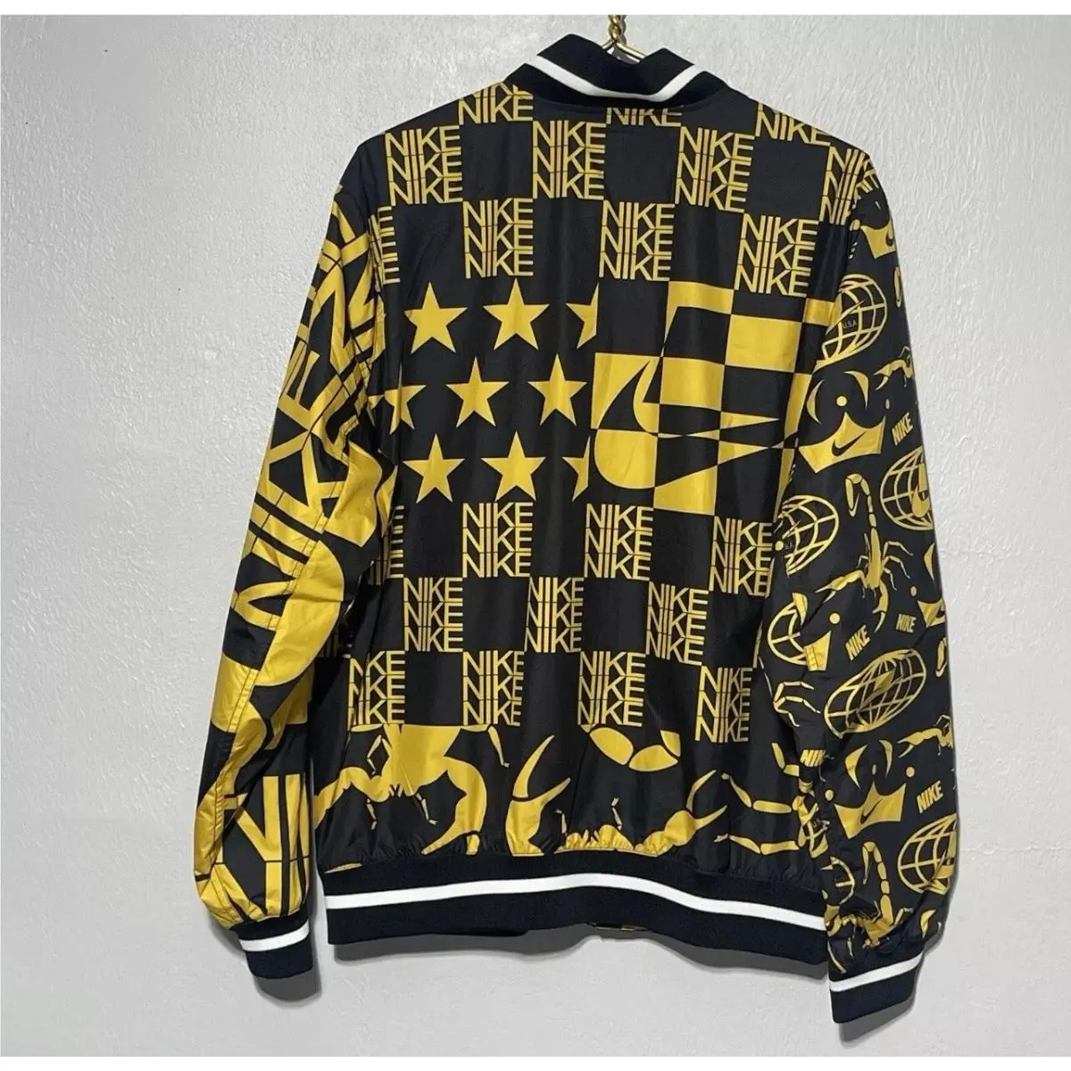 Nike clothing - Nike AR1632-741 - AR1632741 - Black/Yellow 0