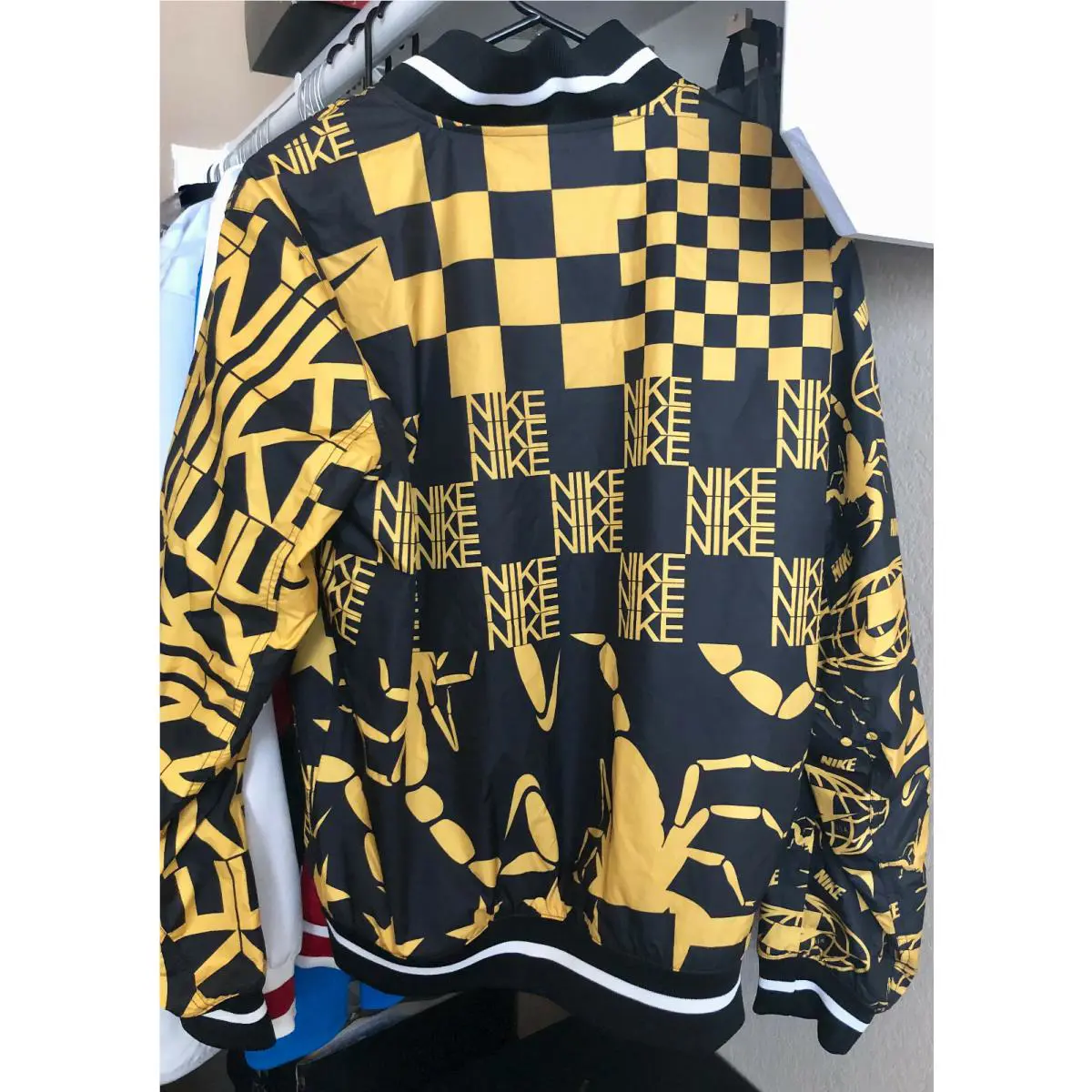 Nike clothing - AR1632-741 - AR1632-741 - Black Yellow, Manufacturer: Multicolor (UPC: 192498147784) 0