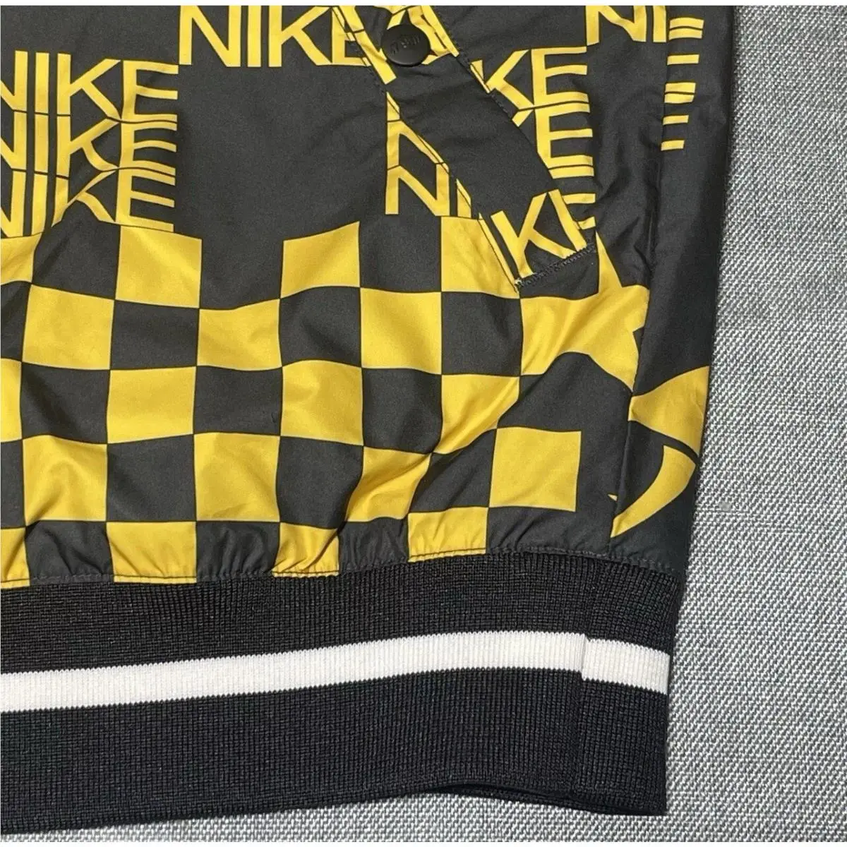 Nike clothing - Nike AR1632-741 - AR1632741 - Black/Yellow 5