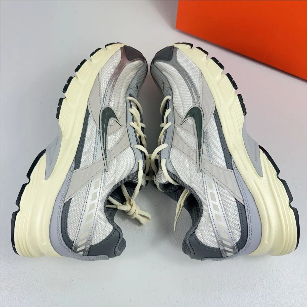 Nike shoes - Nike Initiator - Initiator - HQ1179-001 - Bone 4