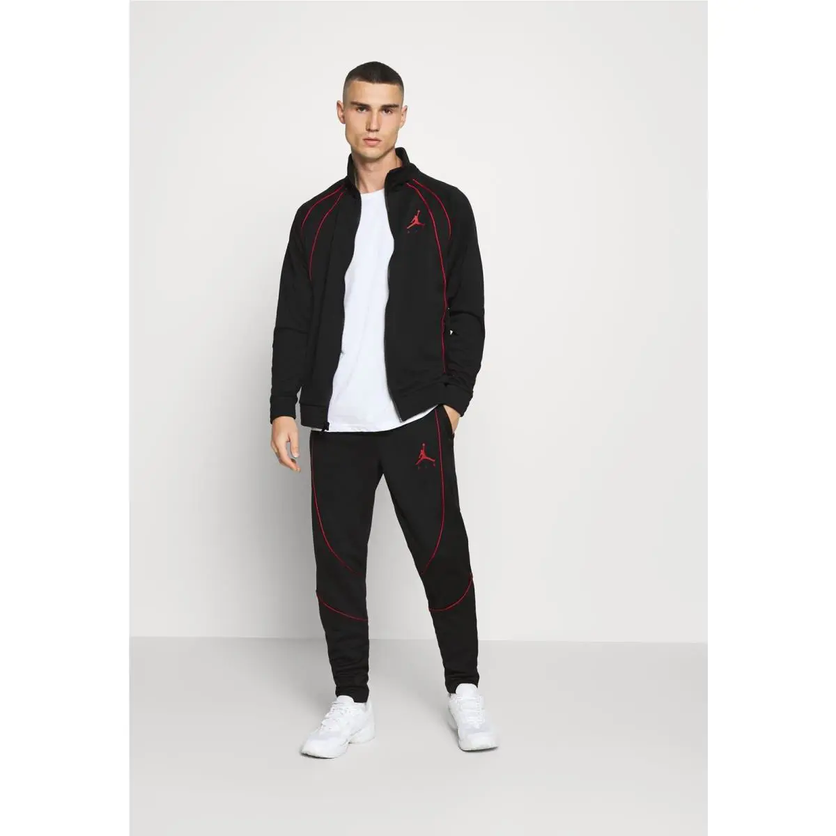 Nike clothing - Black (UPC: 194276652220) 4