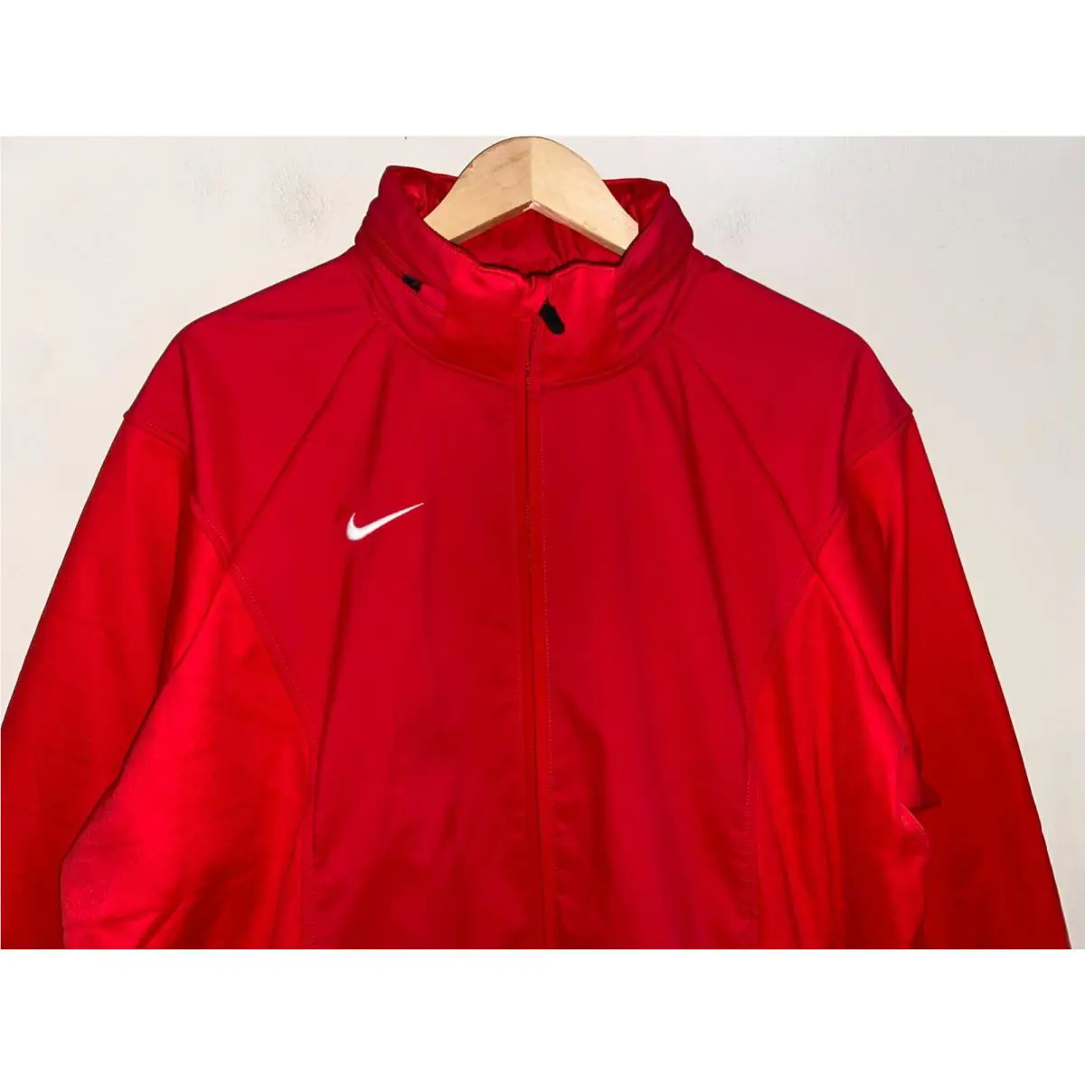 Nike clothing - Sphere - Sphere - Red (UPC: 0194272838475) 1
