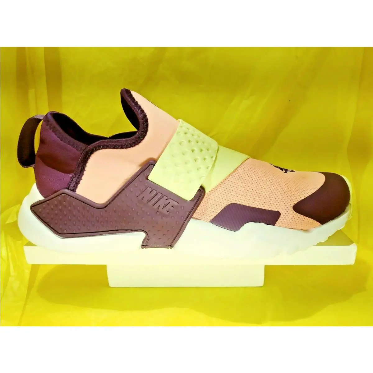 Nike shoes - Pink Tint/Citron Tint 0