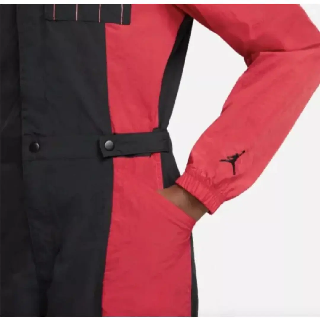 Nike clothing - Red/Black (UPC: 195243318323) 0