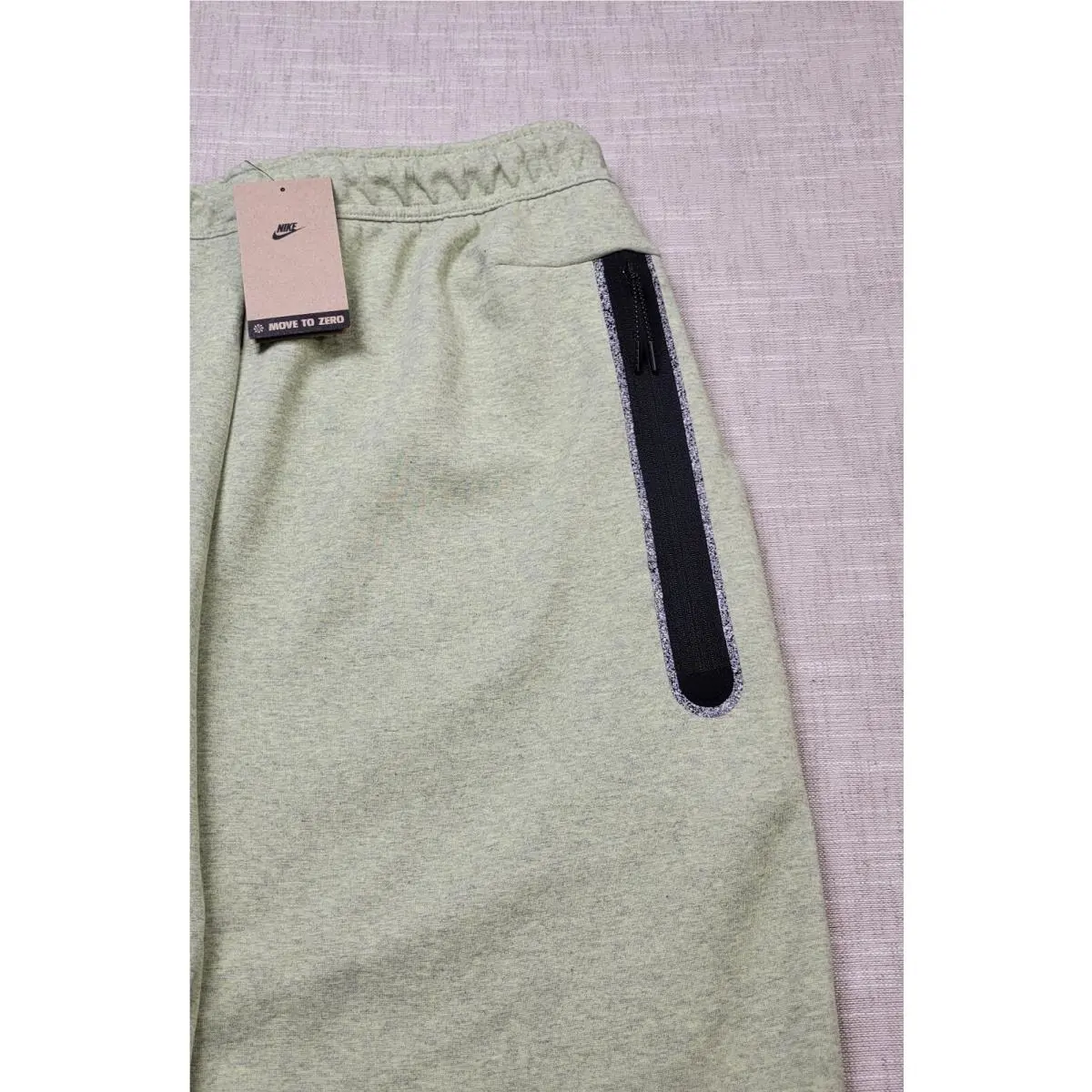 Nike clothing - Nike NSW Tech Fleece - NSW Tech Fleece - DD4706-303 - Green Black 3