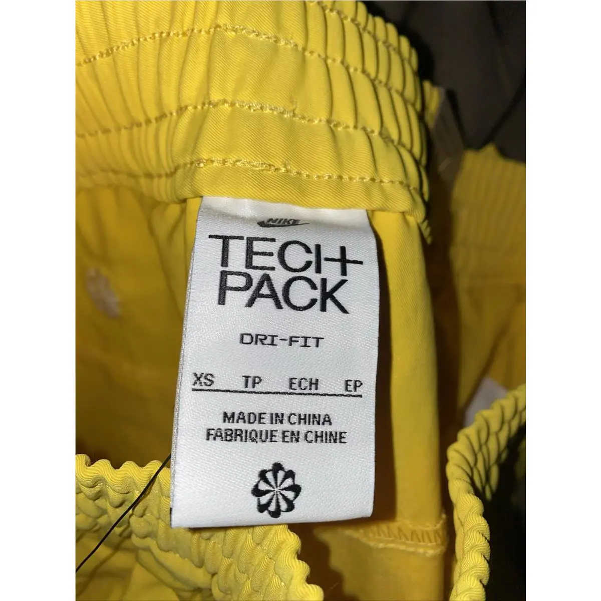 Nike clothing - DQ6659719 DA6659-719 DQ6659 - DQ6659719 DA6659-719 DQ6659 - Yellow (UPC: 0196149340203) 6