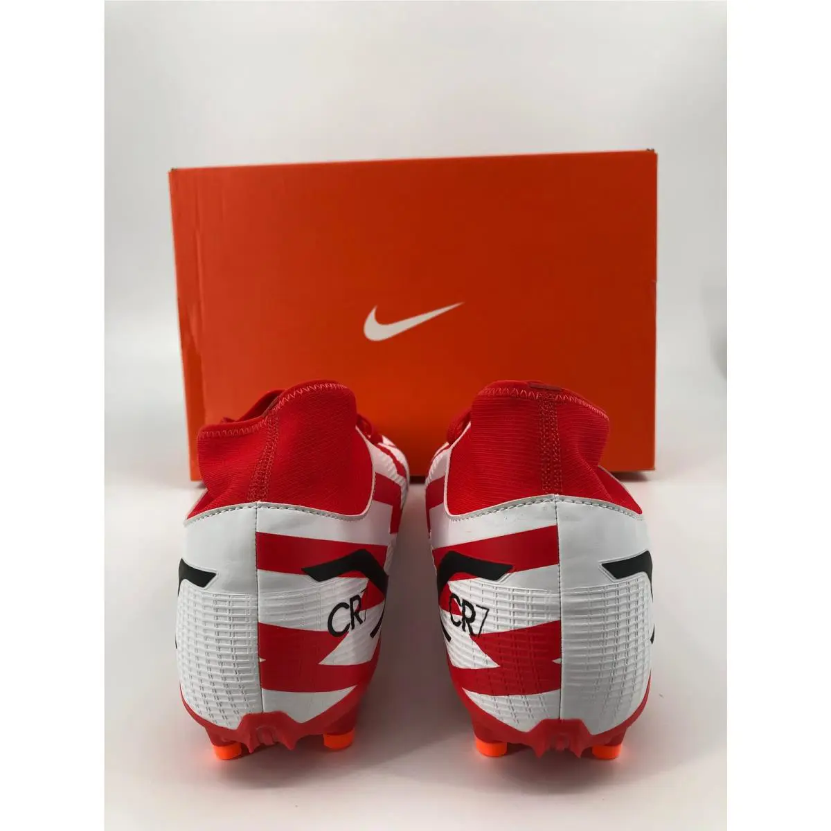 Nike shoes - White 4