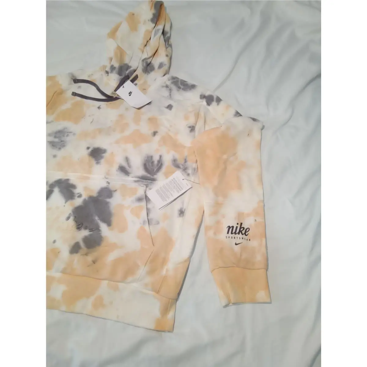 Nike clothing - Various (UPC: 195868247398) 0