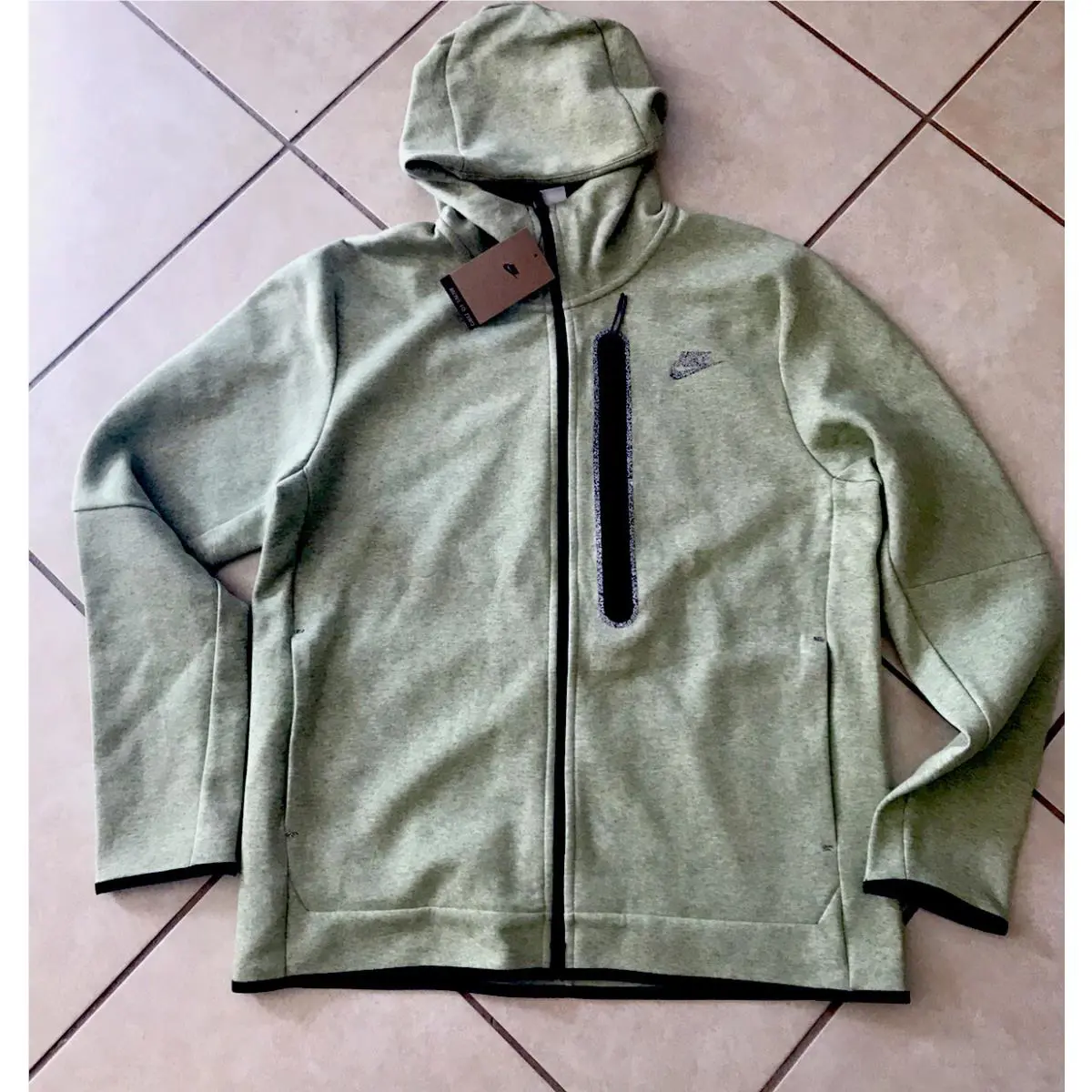 Nike clothing - Lime Green/Black (UPC: 0195238959869) 2