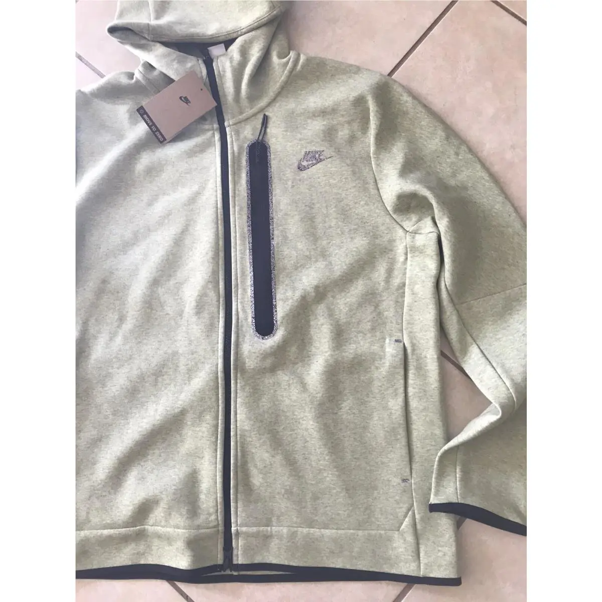 Nike clothing - Lime Green/Black (UPC: 0195238959869) 5