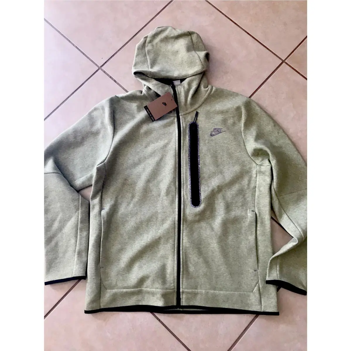 Nike clothing - Lime Green/Black (UPC: 0195238959869) 3