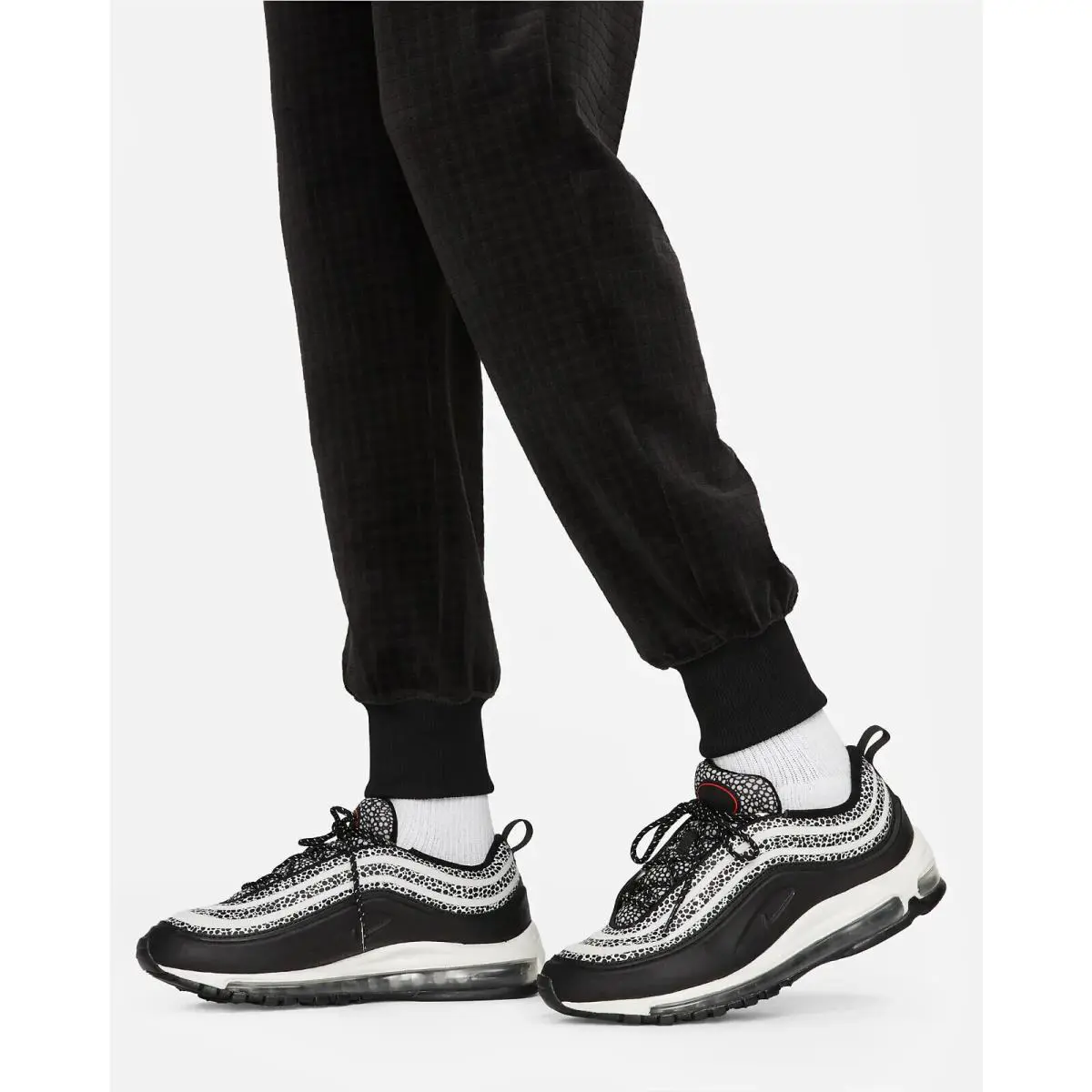 Nike clothing - Black (UPC: 196153419742) 2