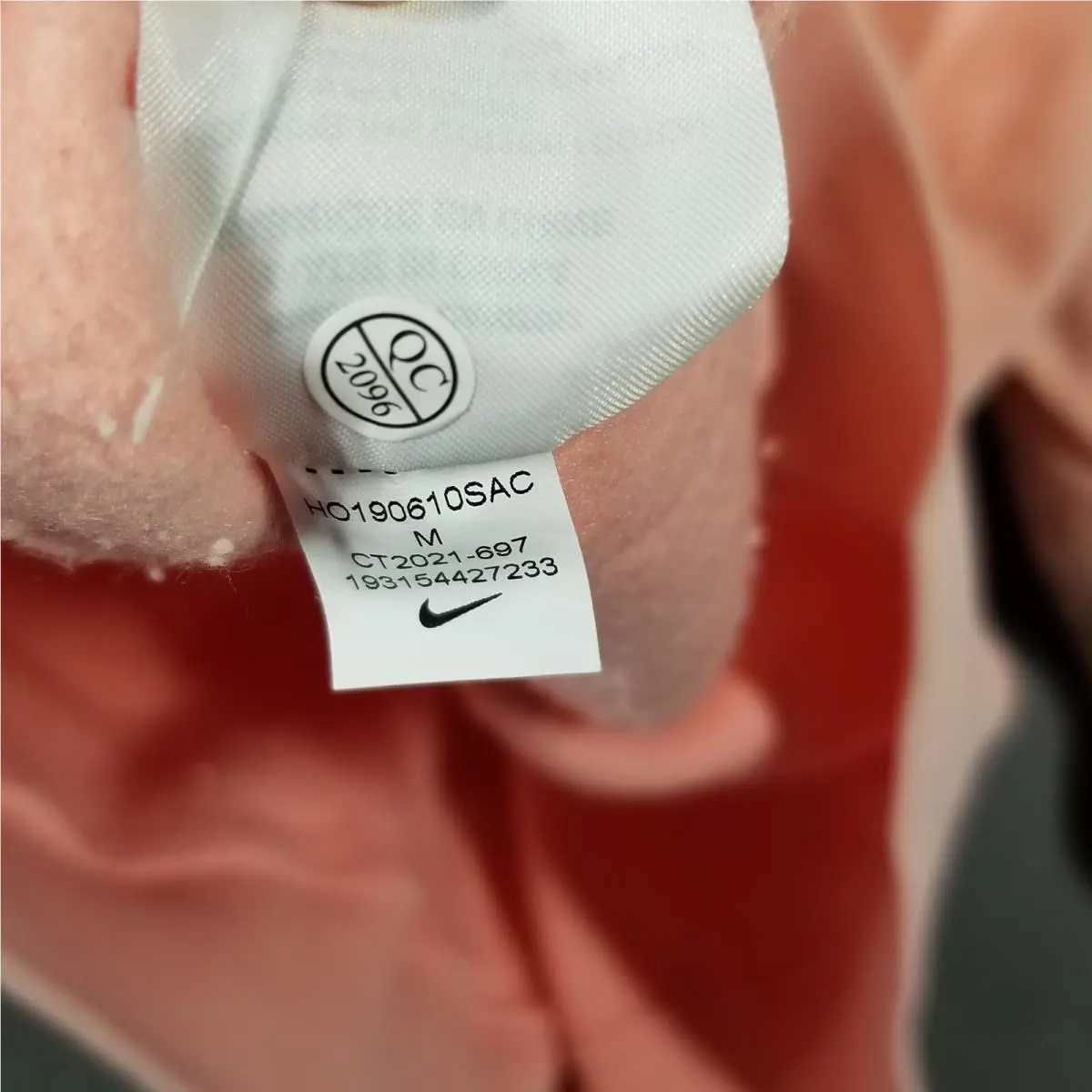 Nike clothing - Bleached Coral 8