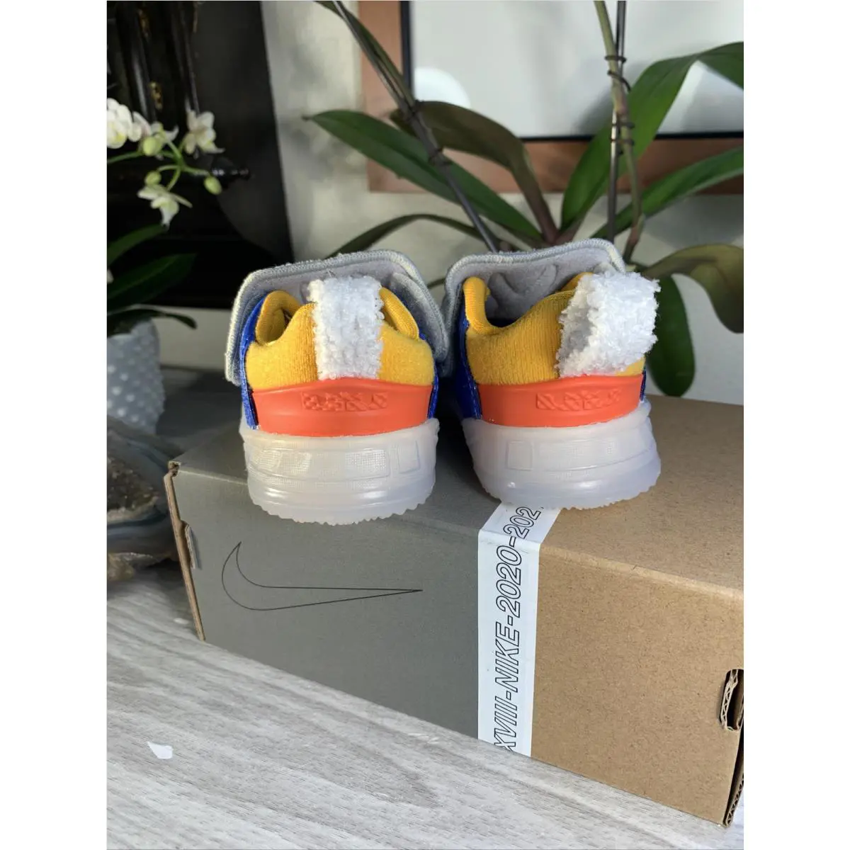 Nike shoes - LeBron XVIII SE - LeBron XVIII - DB4964-410 - Hyper Roysl 2