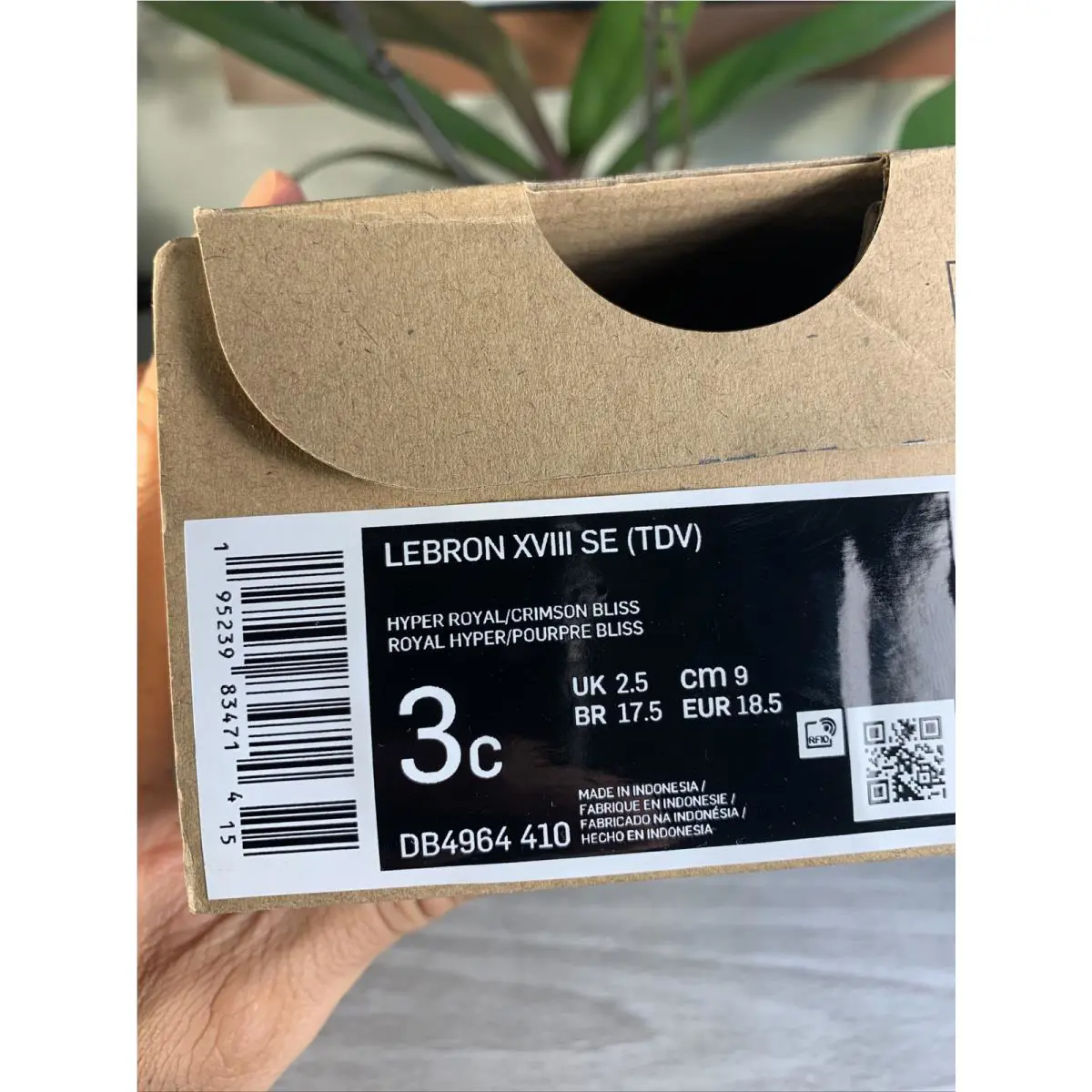 Nike shoes - LeBron XVIII SE - LeBron XVIII - DB4964-410 - Hyper Roysl 9