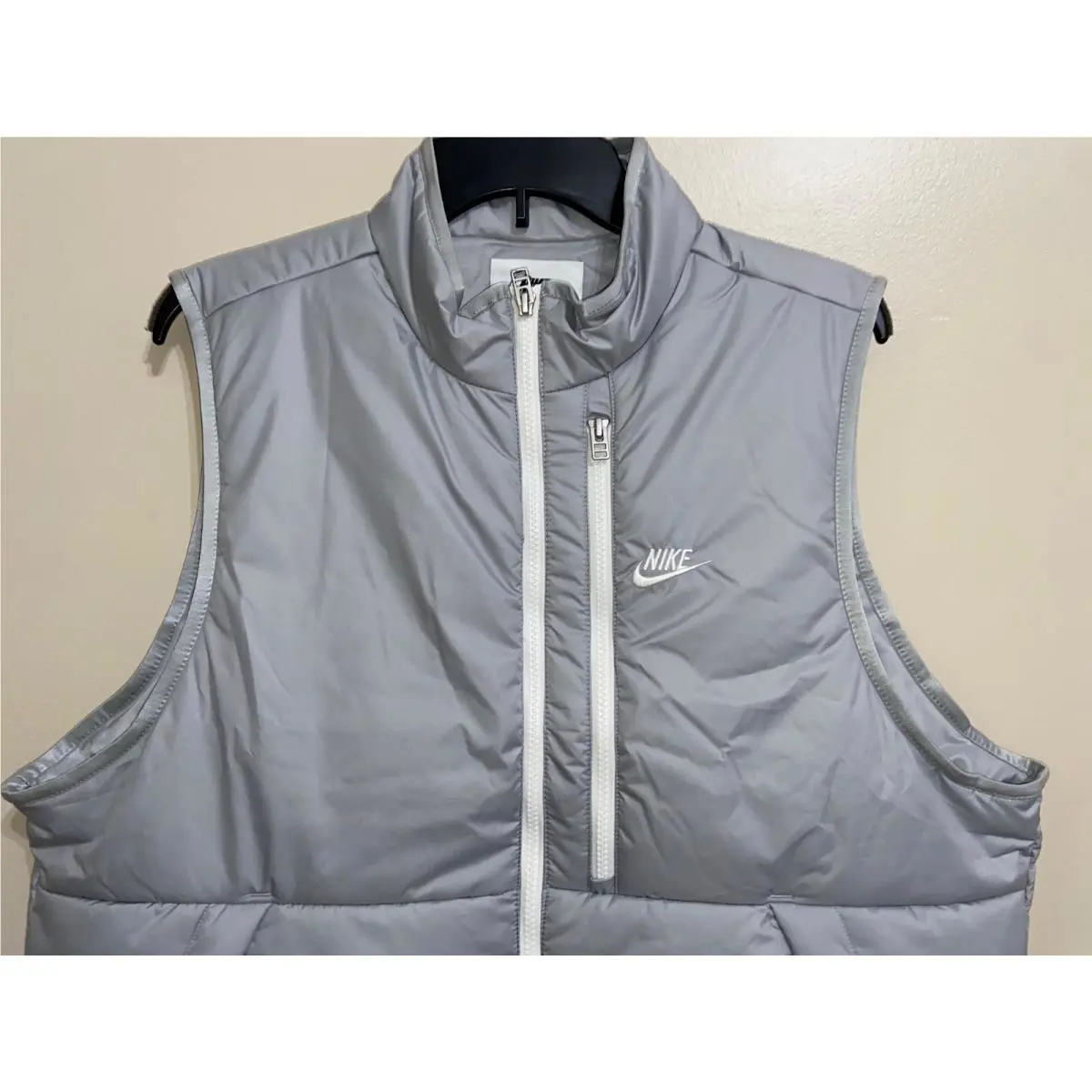 Nike clothing - Sportswear Therma-FIT - Sportswear - Gray (UPC: 0195239078040) 1