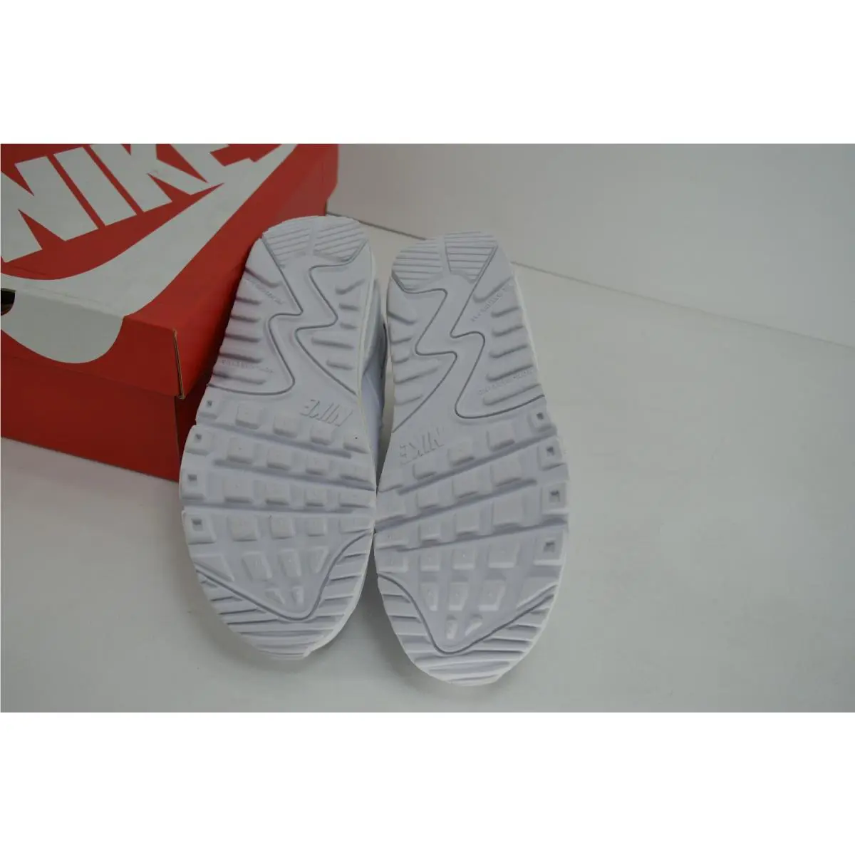 Nike shoes - 193654852399 - 193654852399 - White/White Metallic Silver (UPC: 193654852399) 3