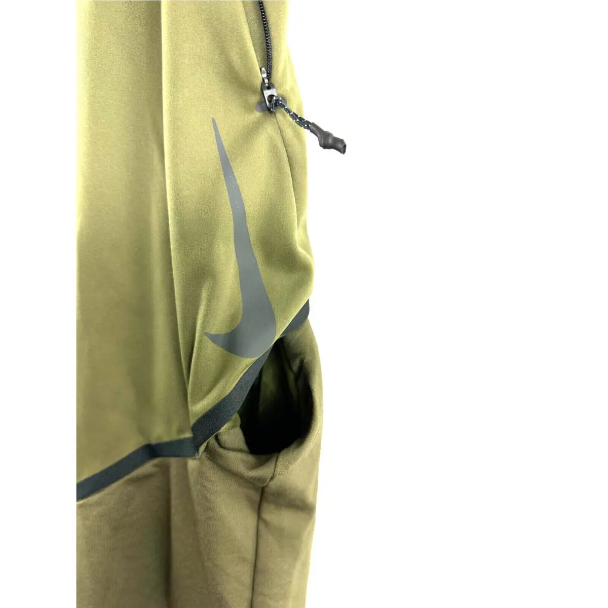 Nike clothing - Dri-Fit - Green 4