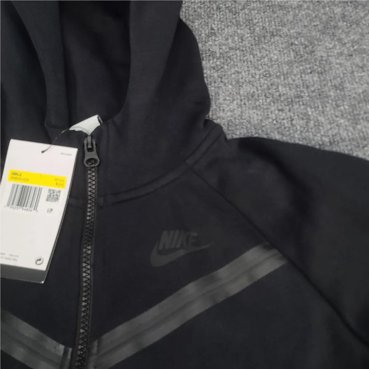 Nike clothing - DD9154-010 - DD9154-010 - Black (UPC: 195237948260) 0