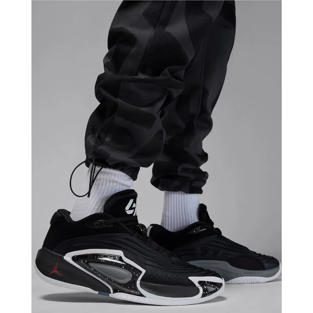 Nike clothing - Black (UPC: 197596559545) 0