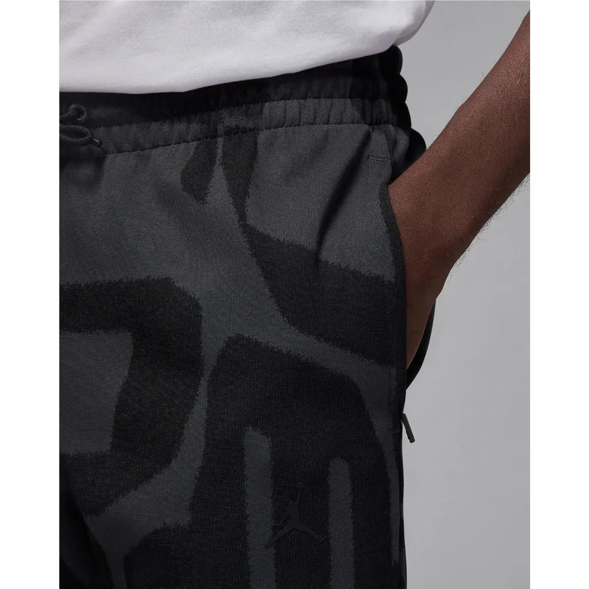 Nike clothing - Black (UPC: 197596559545) 2