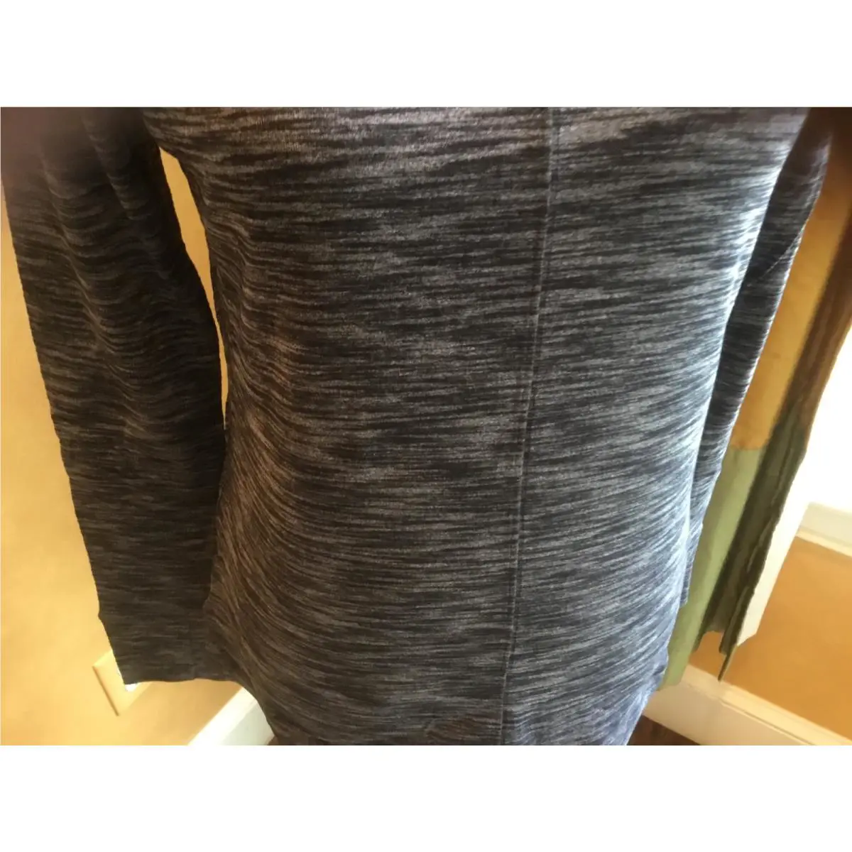 Lululemon clothing - Heathered black 9