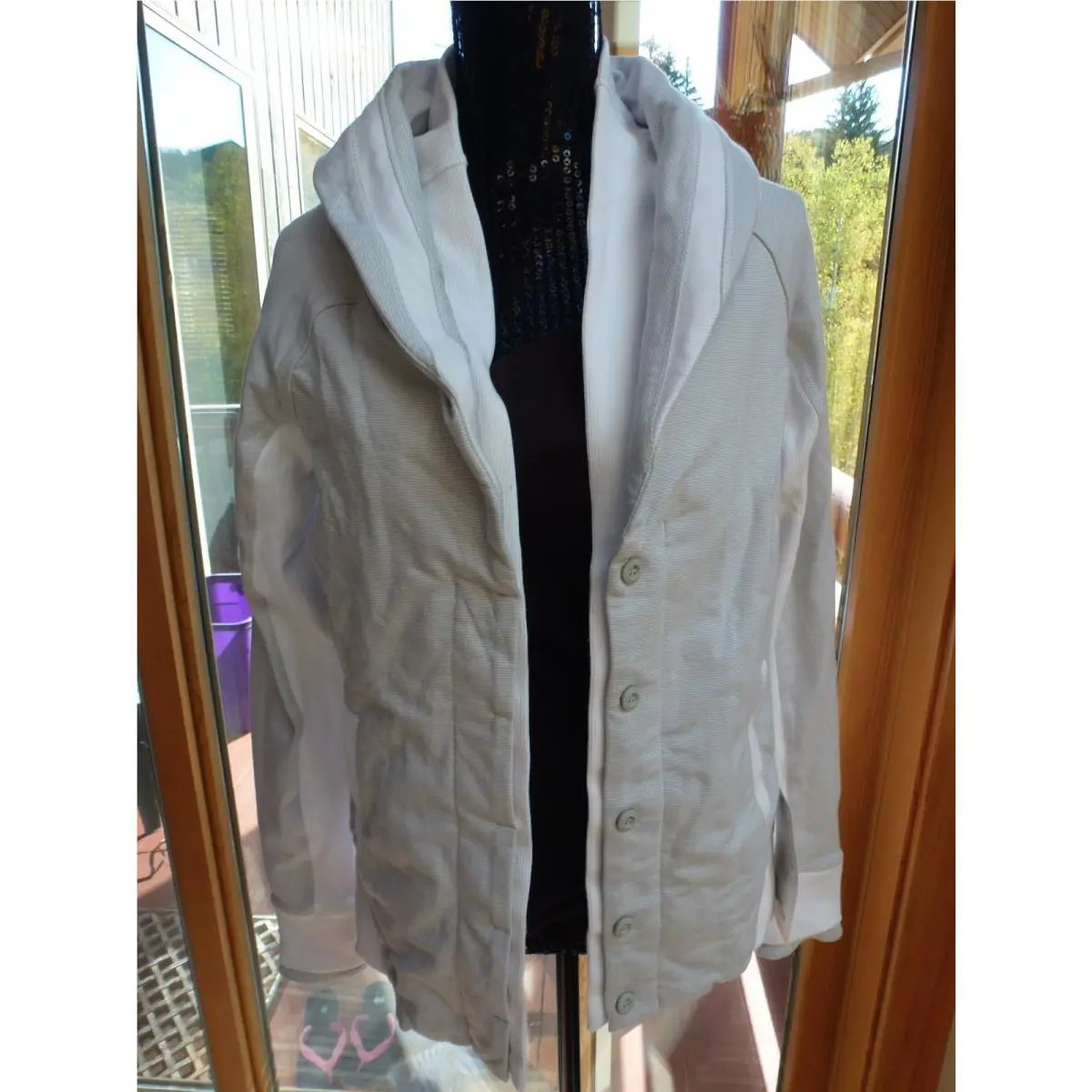 Lululemon clothing - White 3
