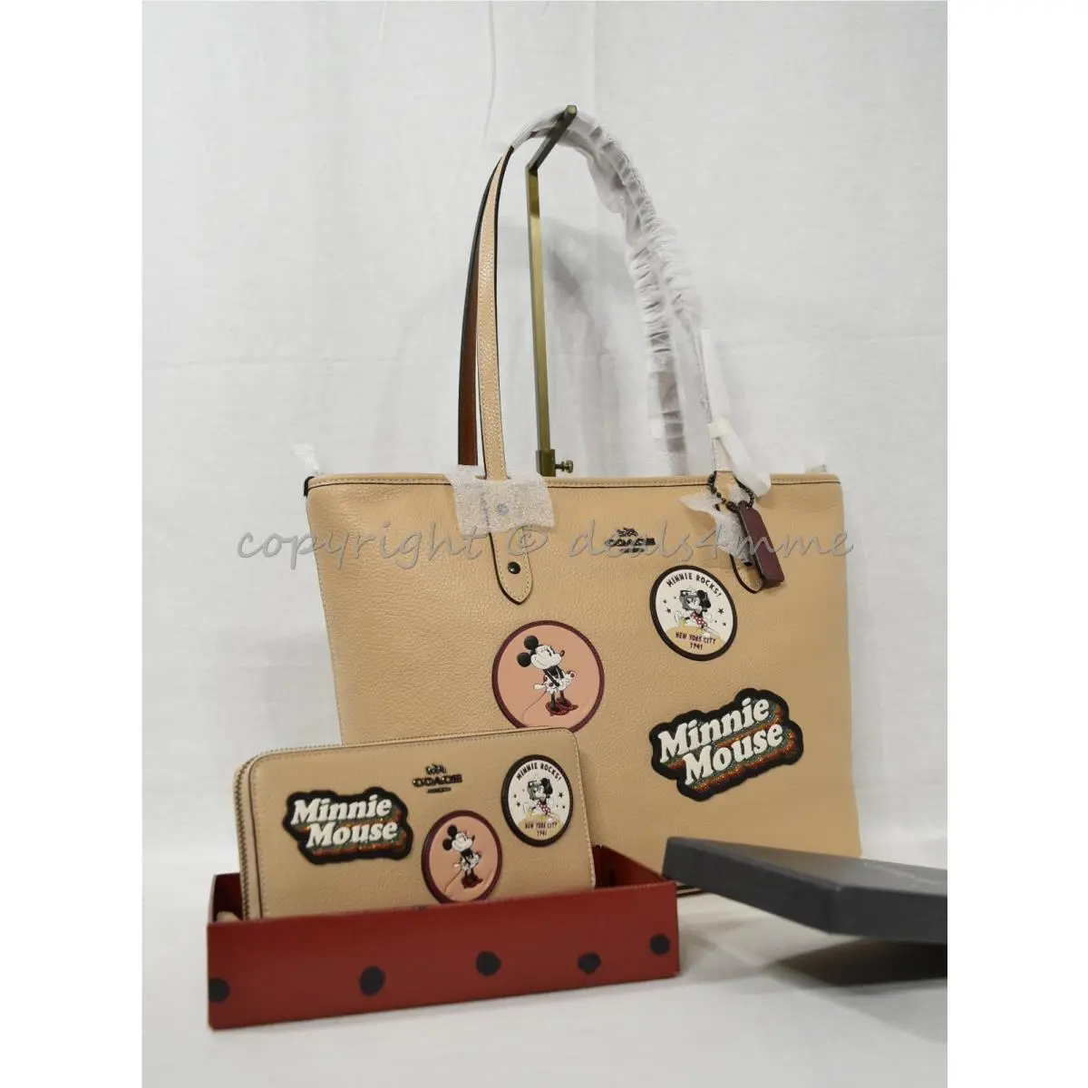 Set Coach X Disney Minnie Mouse Patch City Zip Tote + Wallet in Beechwood
