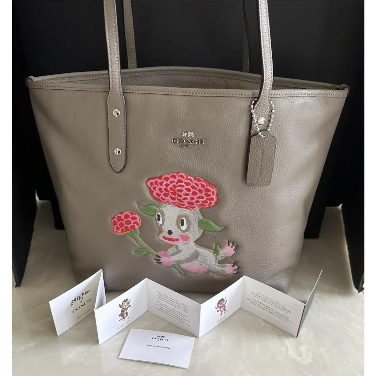 Coach X Gary Baseman Lim Edition Lou City Bag Fog Gray Zip Tote 57911
