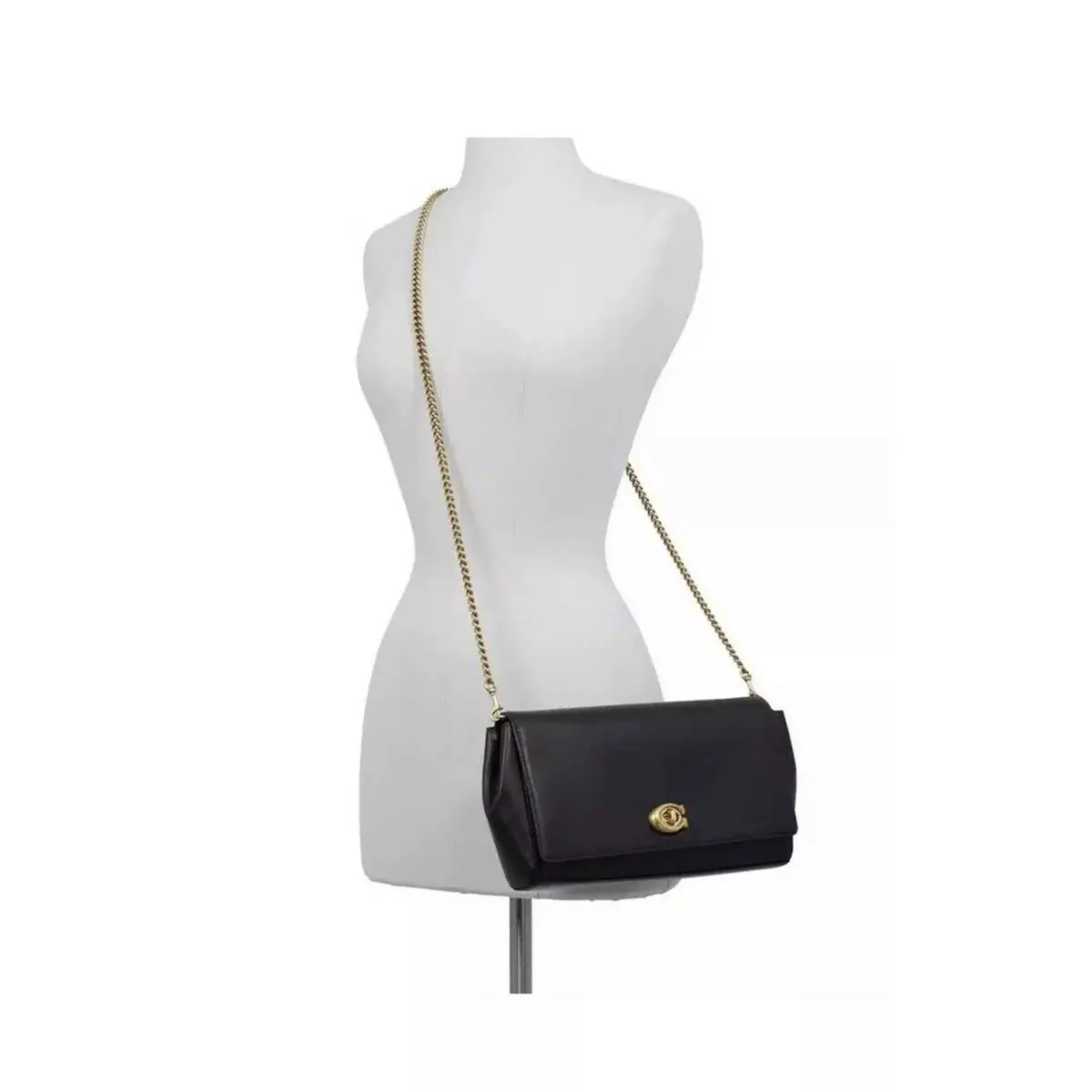 Alexa Turnlock Clutch in Smooth Leather Black/gold. Pretty by Coach