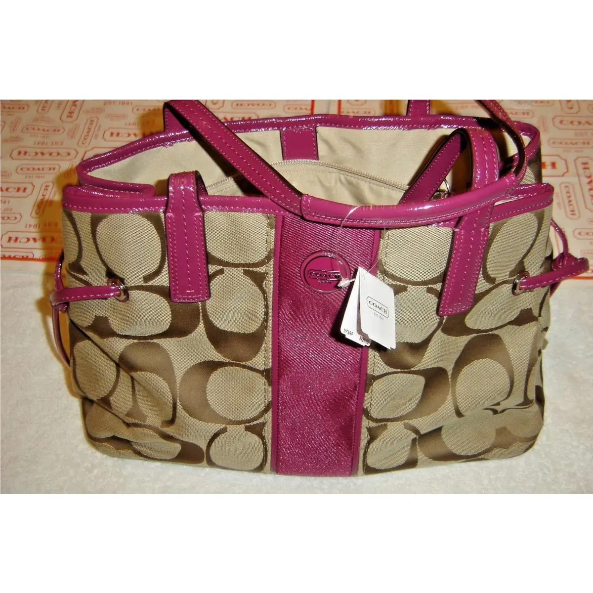 Coach F21949 Svbvq S/s Carryall Sv/khaki/passion Berry