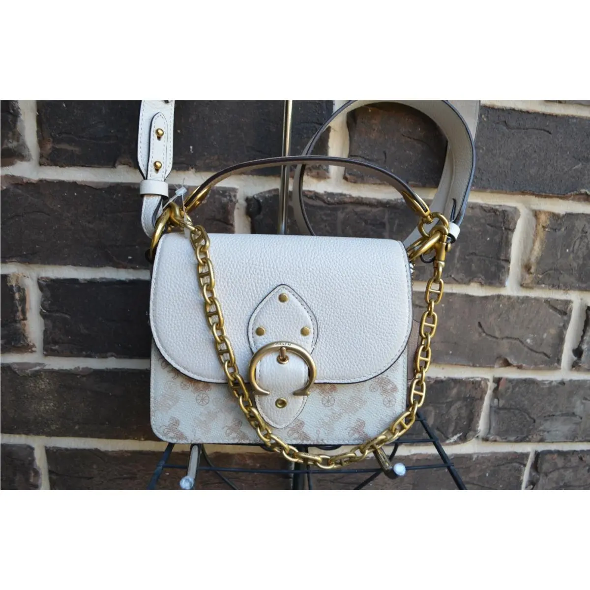 Coach Beat Shoulder Bag 18 W/ Horse Carriage Chalk Taupe 4603