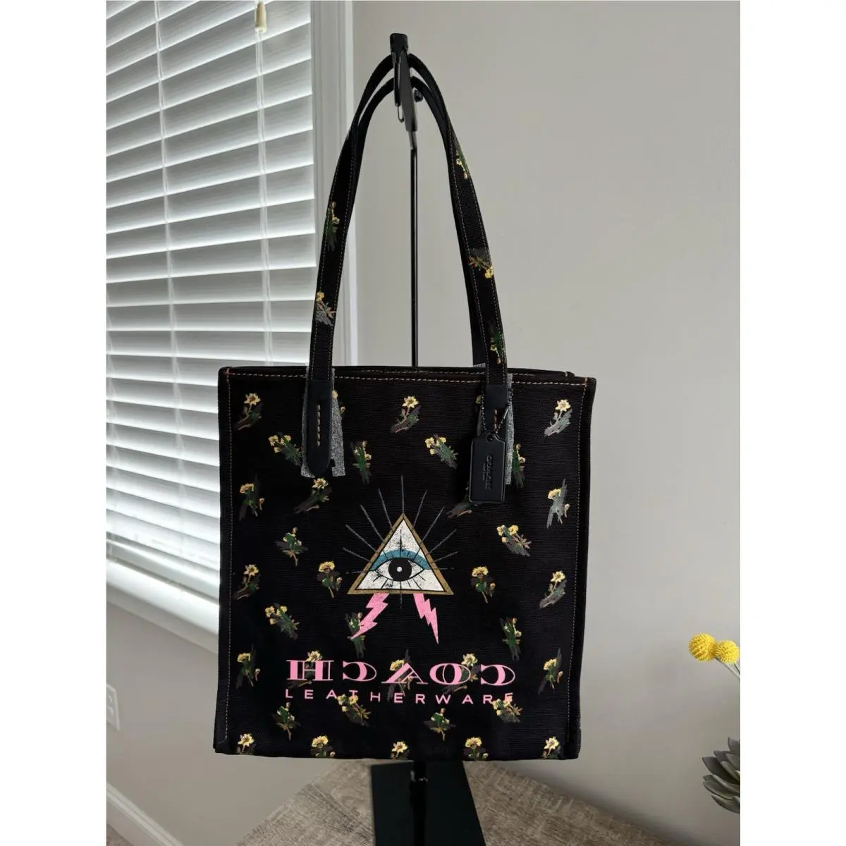 Coach Black /multi Signature Canvas Tote with Pyramid Eye 47764