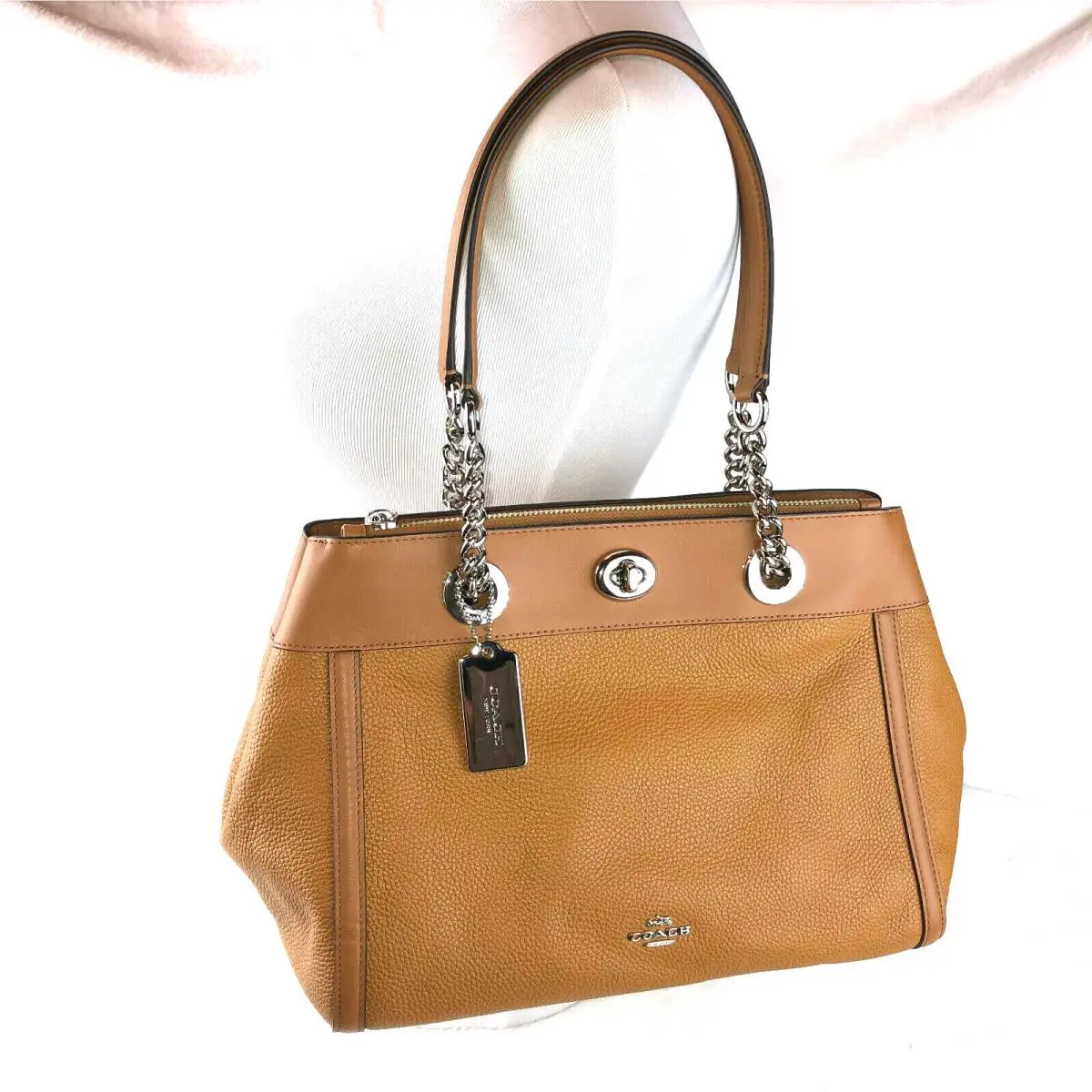 Coach Turnlock Edie Carryall Pebble Leather Saddle Tan 87239 Retail