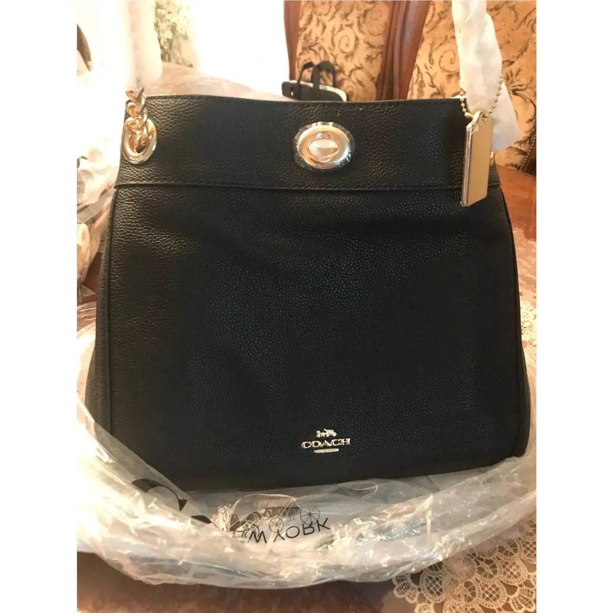 Coach Edie Turnlock Edie Shoulder Bag In Pebble Leather. Black