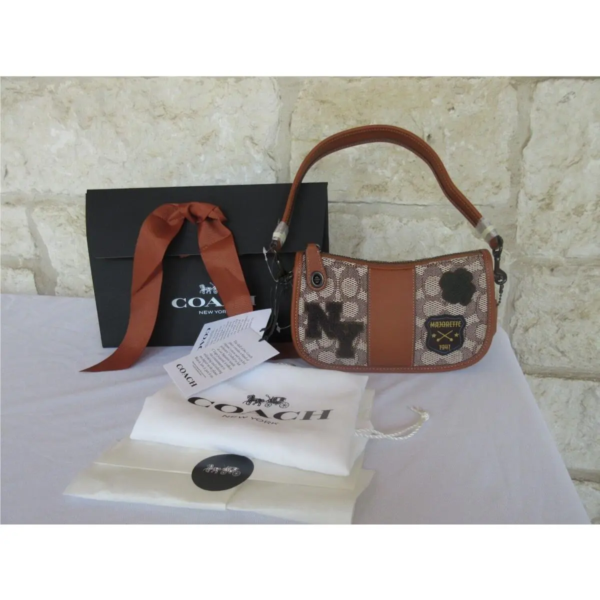Coach Swinger 20 Signature Jacquard Varsity Patches Coach Dust Bag Gift Box
