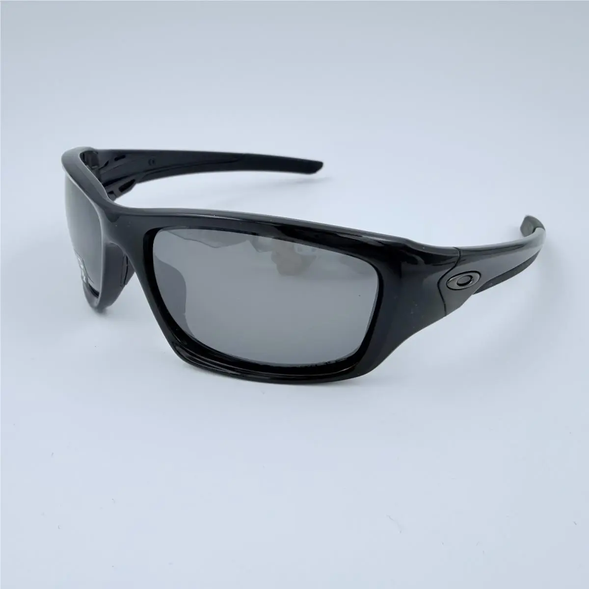 Oakley Valve Polarized Sunglasses 12-837 Polished Black Black Iridium w Box