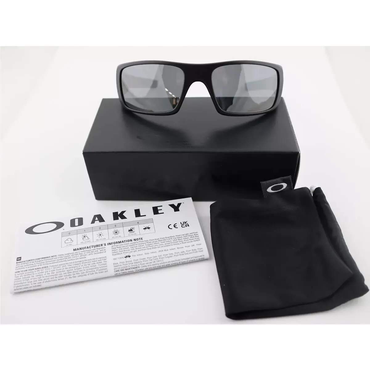 OO9239-31 Mens Oakley Crankshaft Polarized Sunglasses - Frame: Black, Lens: Gray