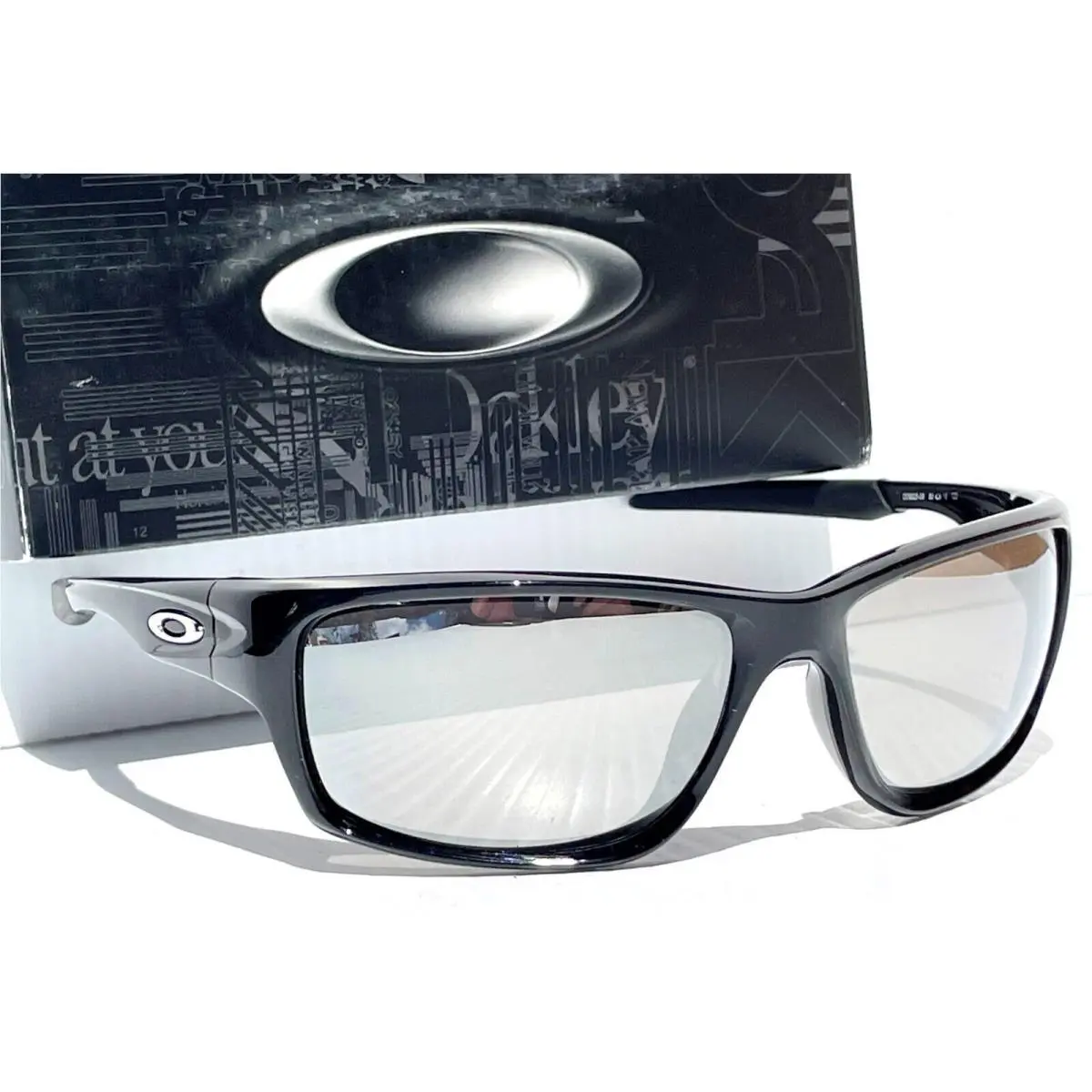 Canteen Shiny Black Polarized Chrome Iridium Sunglass 9225-08 by Oakley