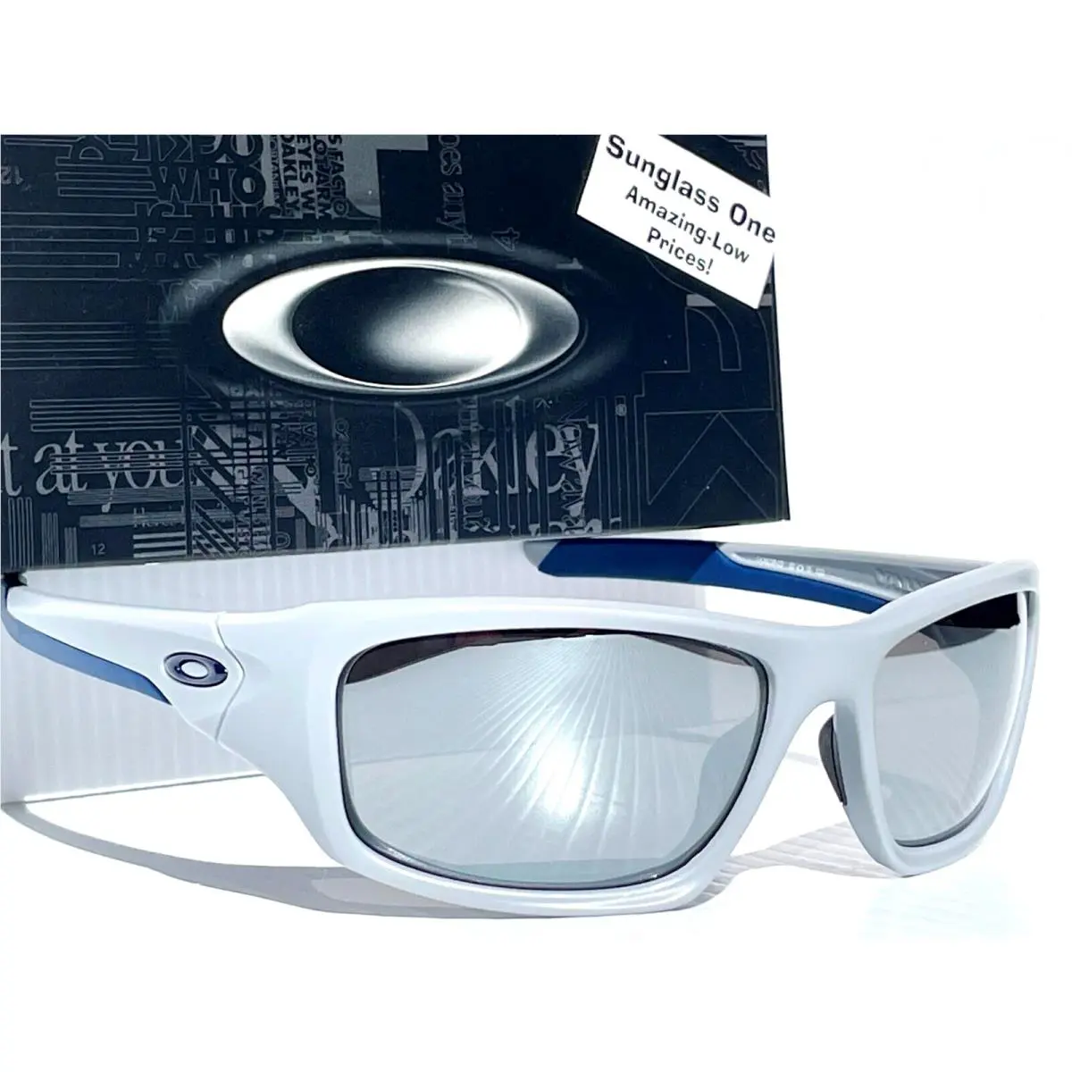 Oakley Valve Matte Fog Grey Polarized Galaxy Chrome Lens Sunglass 9236 - Frame: Gray, Lens: Silver
