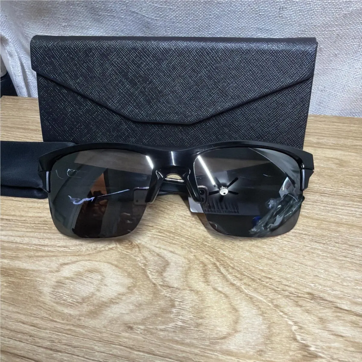 009316 - 03 63/11/136 Blk Shn Blk Mirror. Generic Case by Oakley
