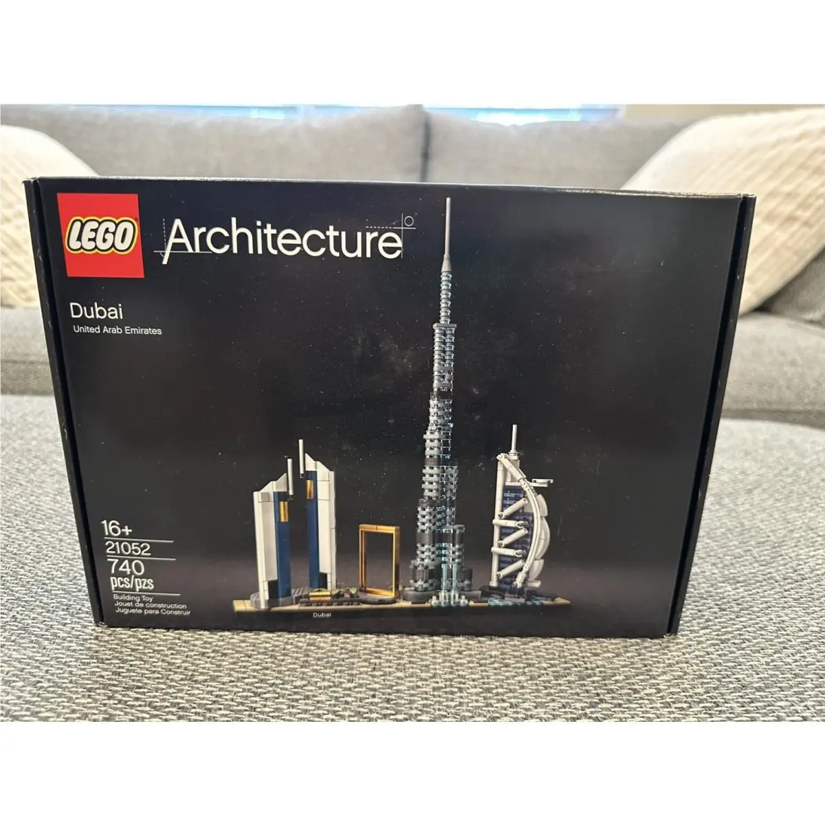 Lego Architecture Dubai Set and 21052 Retired