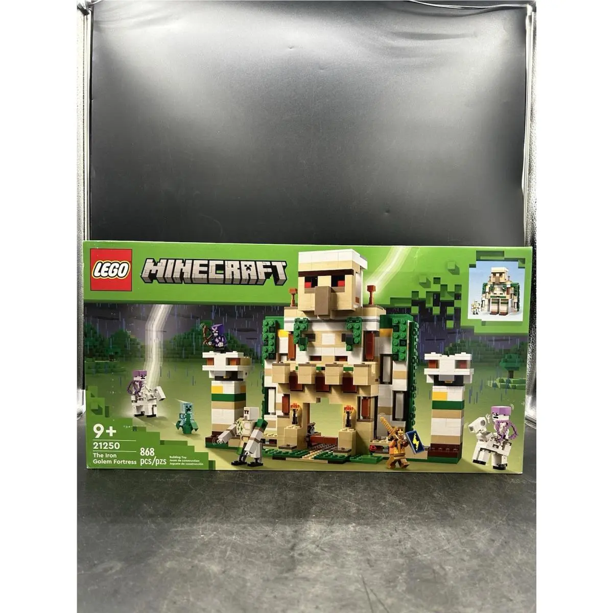 Lego Minecraft The Iron Golem Fortress 21250 Building Toy Set Retired