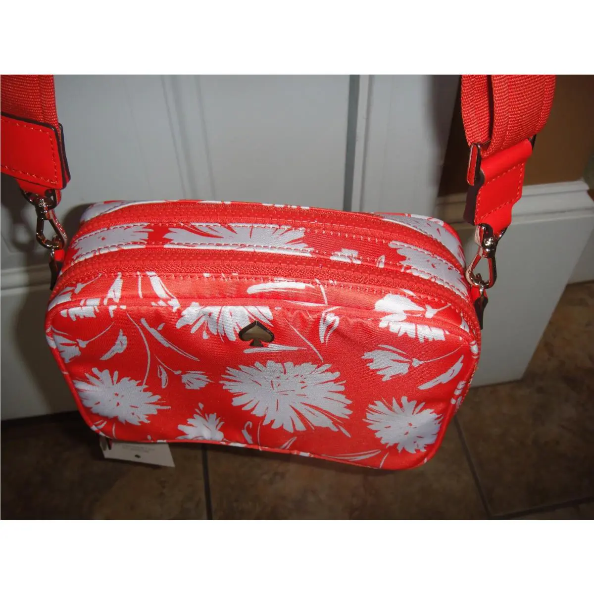New Kate Spade Jae Blossom Double Zip Camera Crossbody Bag.$249.00100%AUTHENTIC
