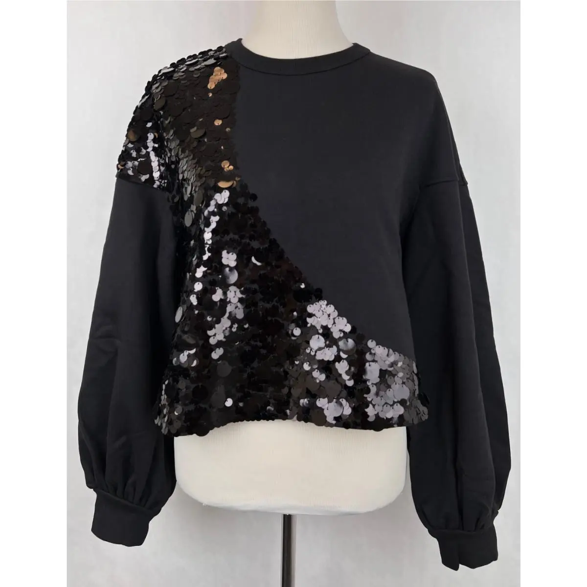 Mcm Women`s Black Cotton Pull Over Cropped Sequin Sweater S MFAASMM01BT