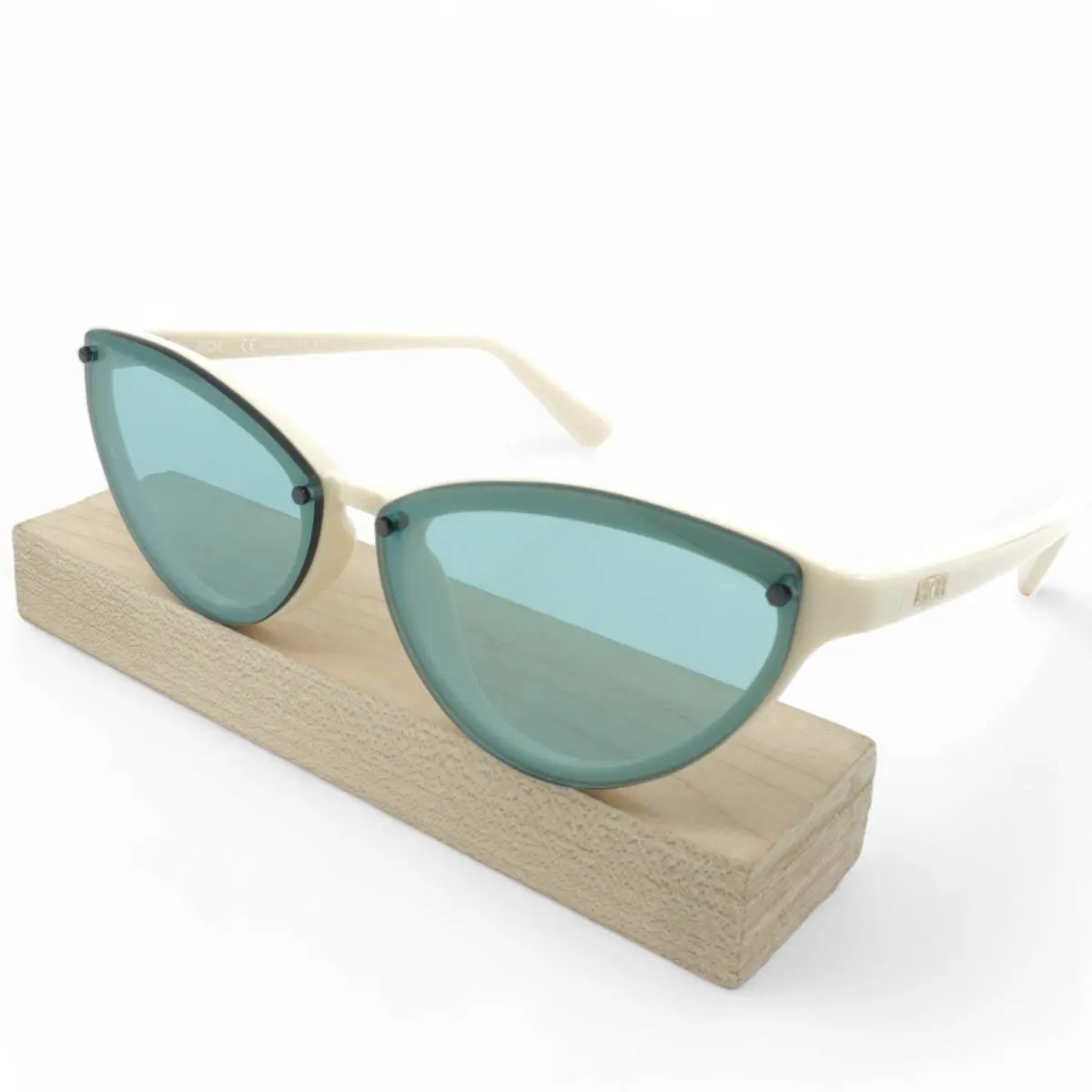 MCM690S-108 Unisex Mcm Cat Eye Sunglasses